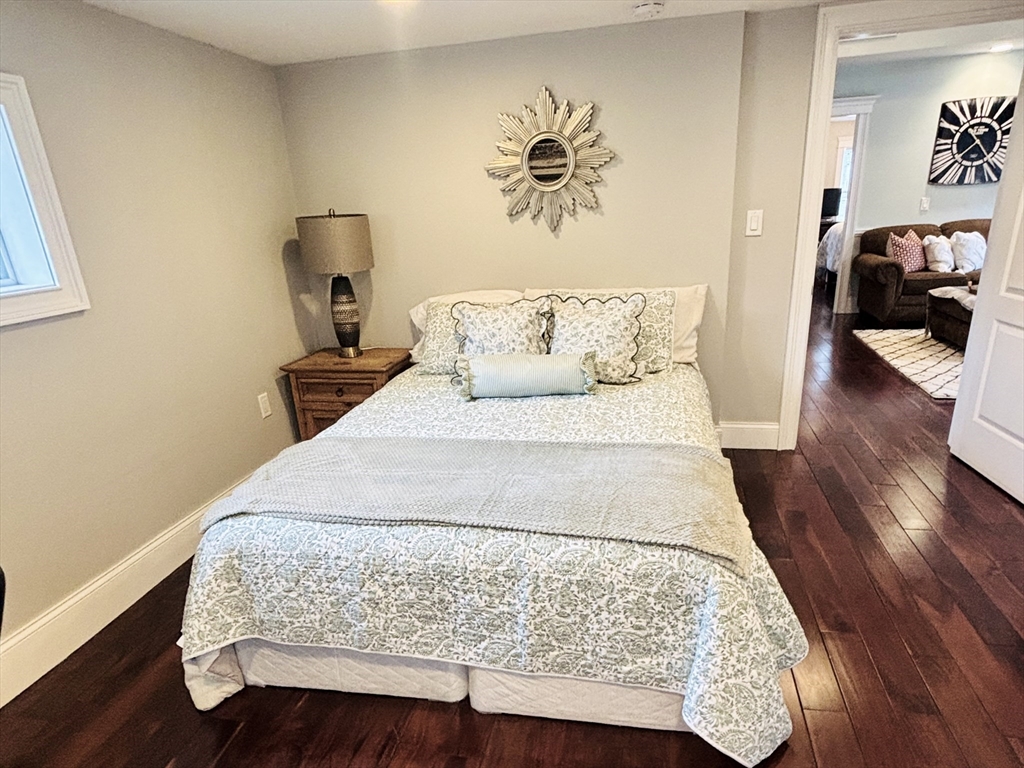 155 W 9th St # 2