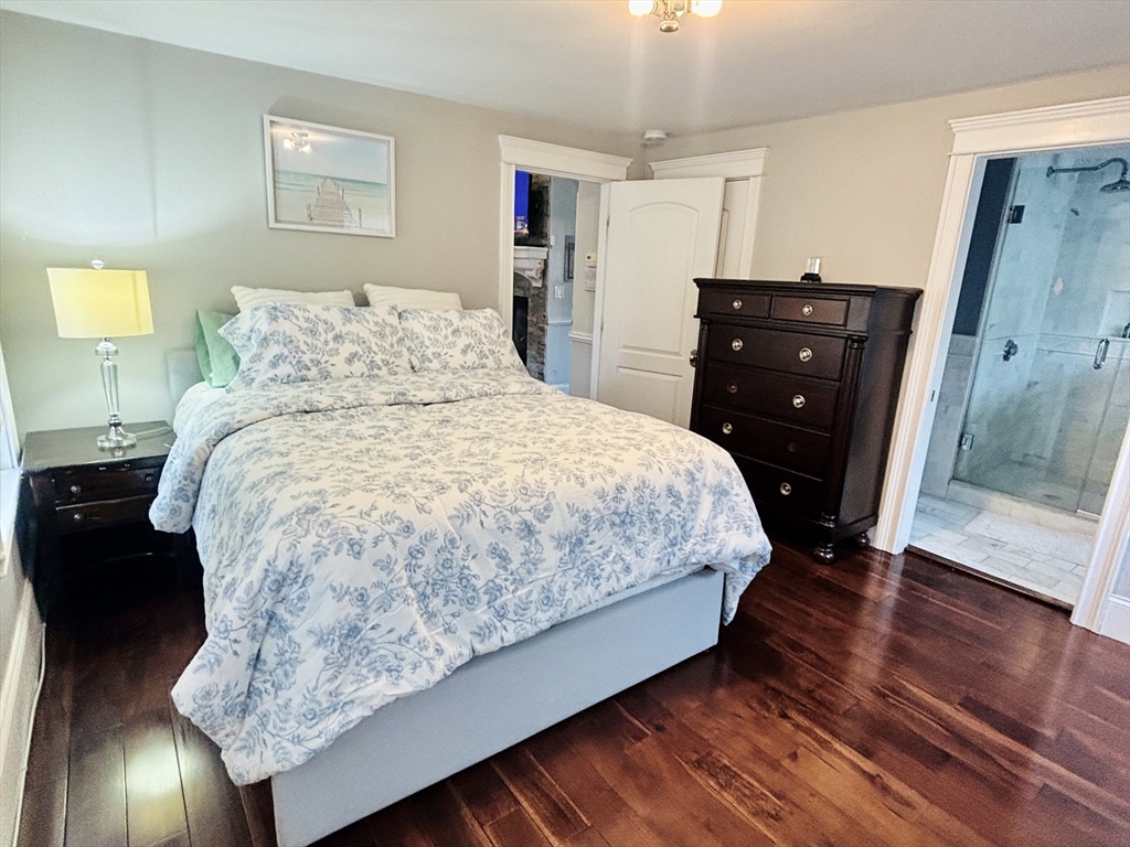 155 W 9th St # 2