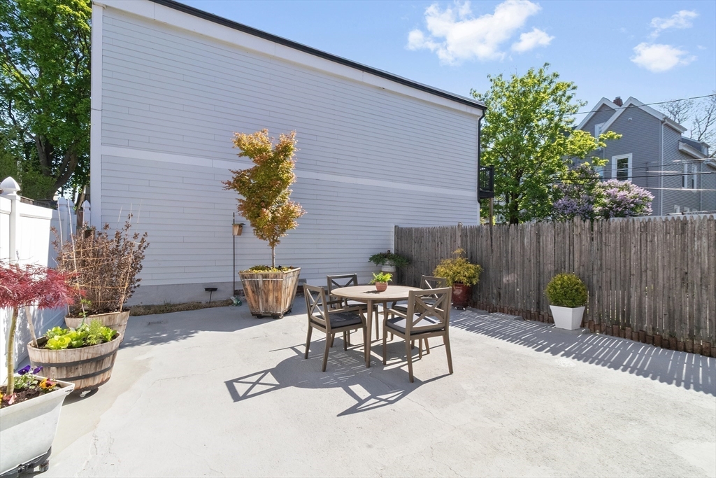 22 Wellington Ave