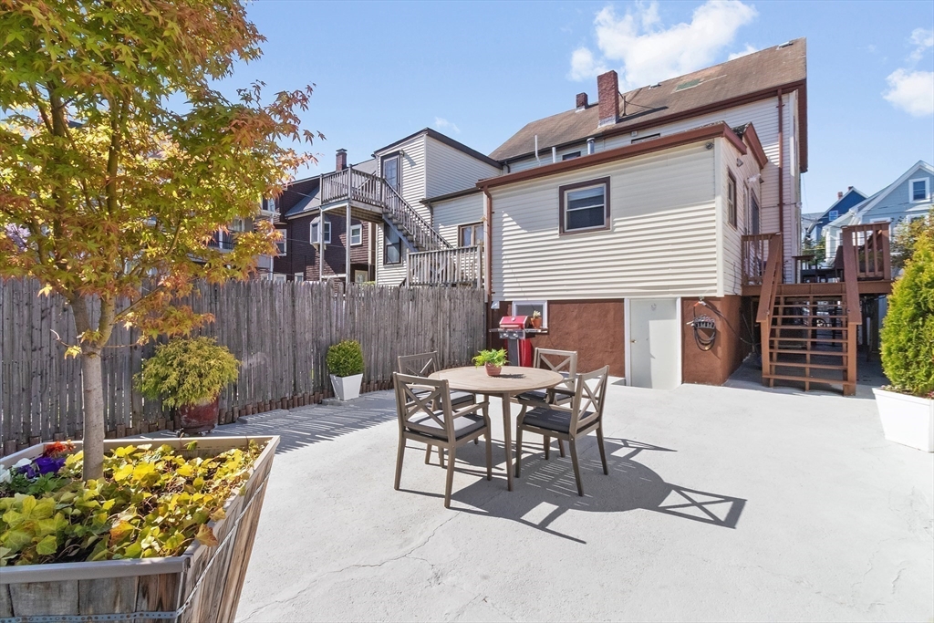 22 Wellington Ave