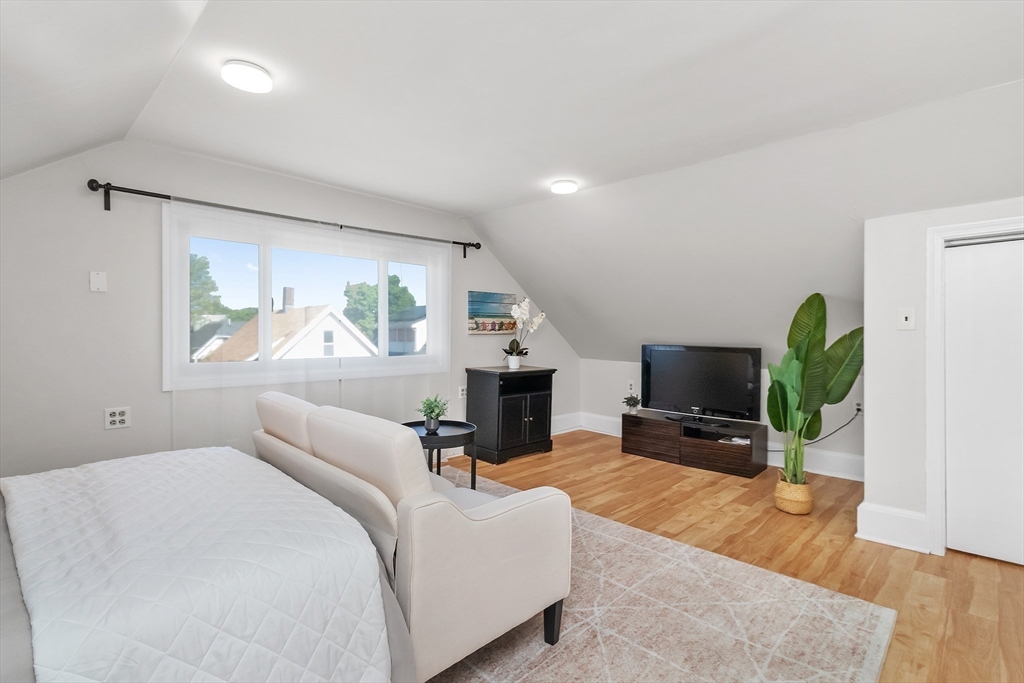 22 Wellington Ave