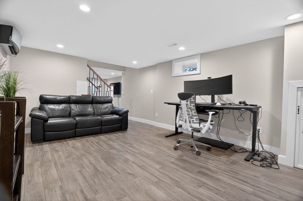 11 Haynes Rd