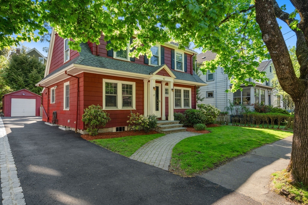 42 Aberdeen St