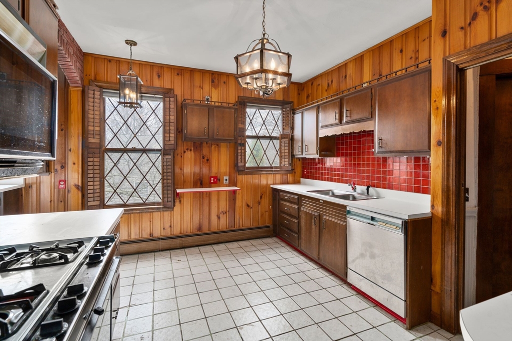 1148 Boylston