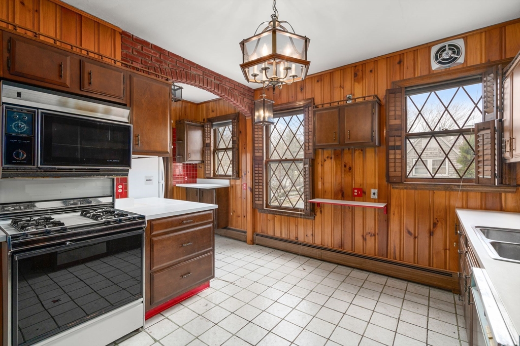 1148 Boylston