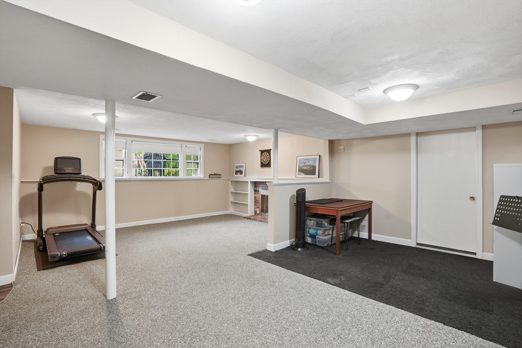22 Longmeadow Dr