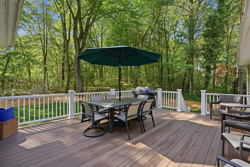22 Longmeadow Dr