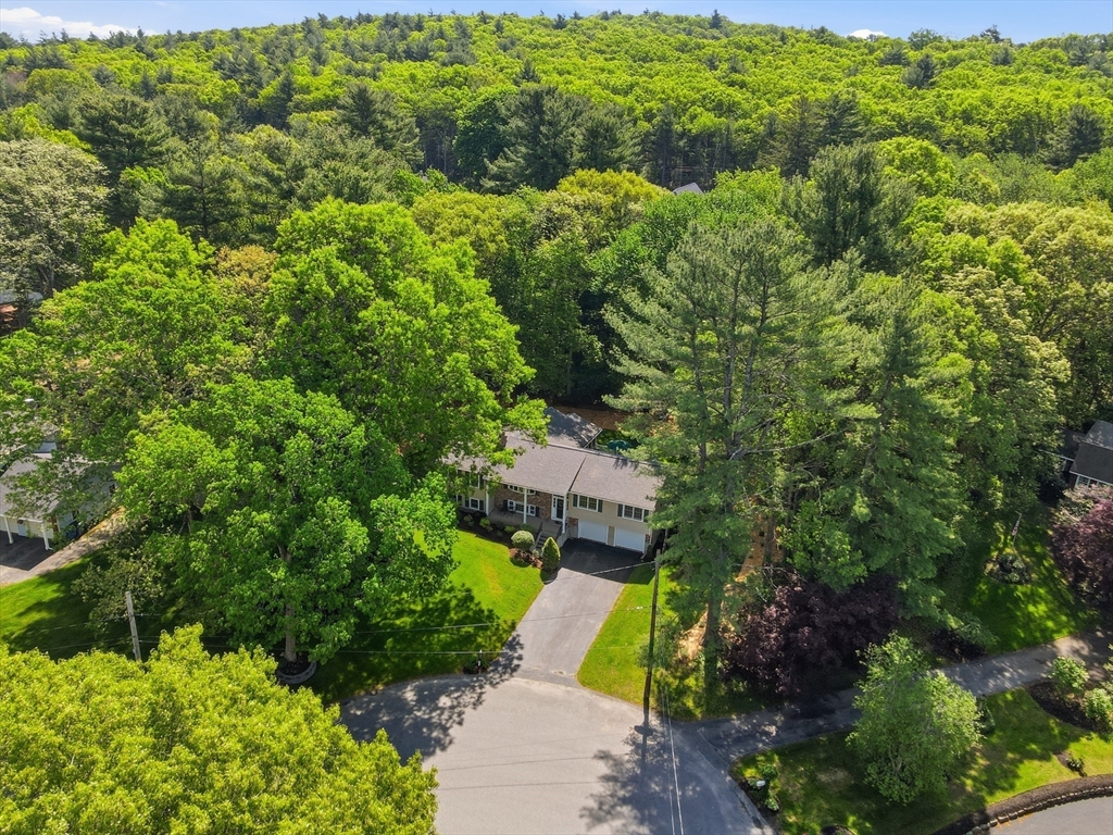 22 Longmeadow Dr
