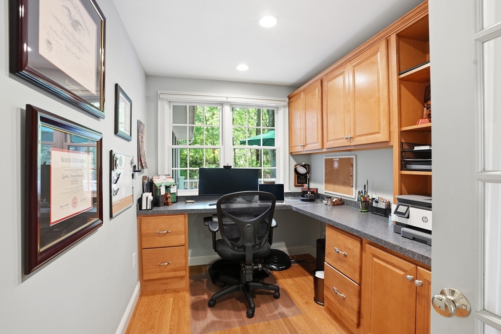 22 Longmeadow Dr