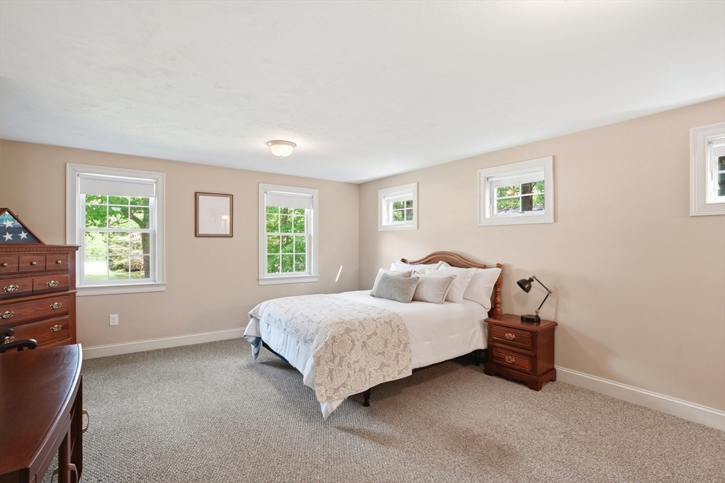 22 Longmeadow Dr