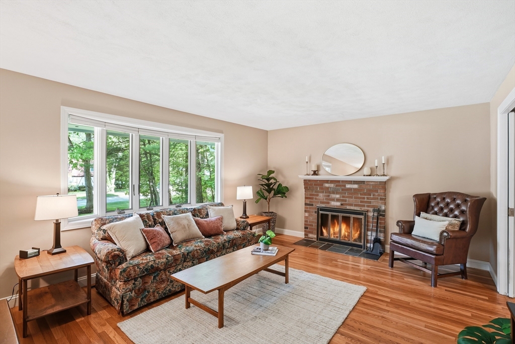 22 Longmeadow Dr