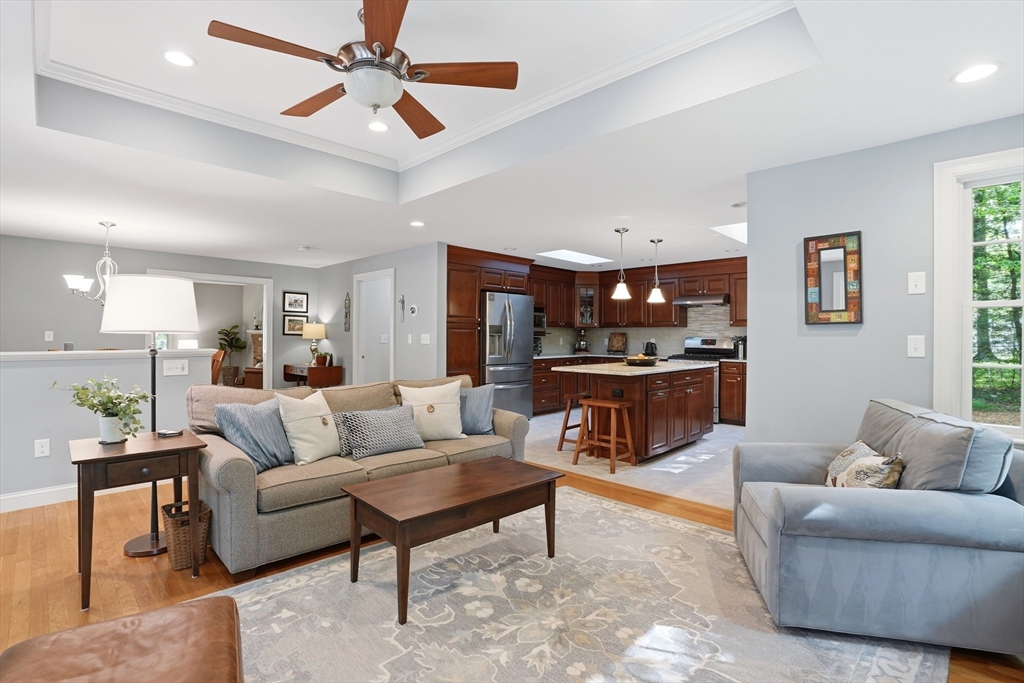 22 Longmeadow Dr