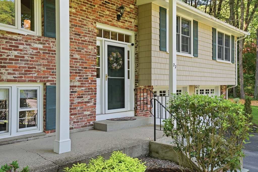 22 Longmeadow Dr