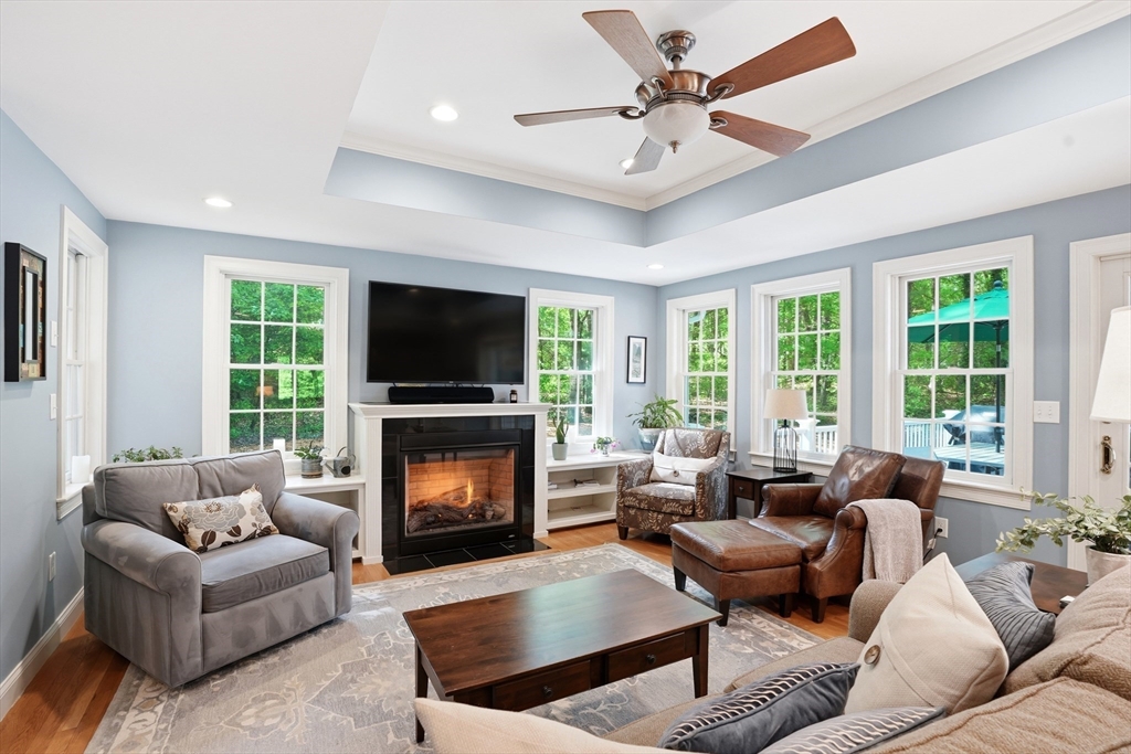 22 Longmeadow Dr