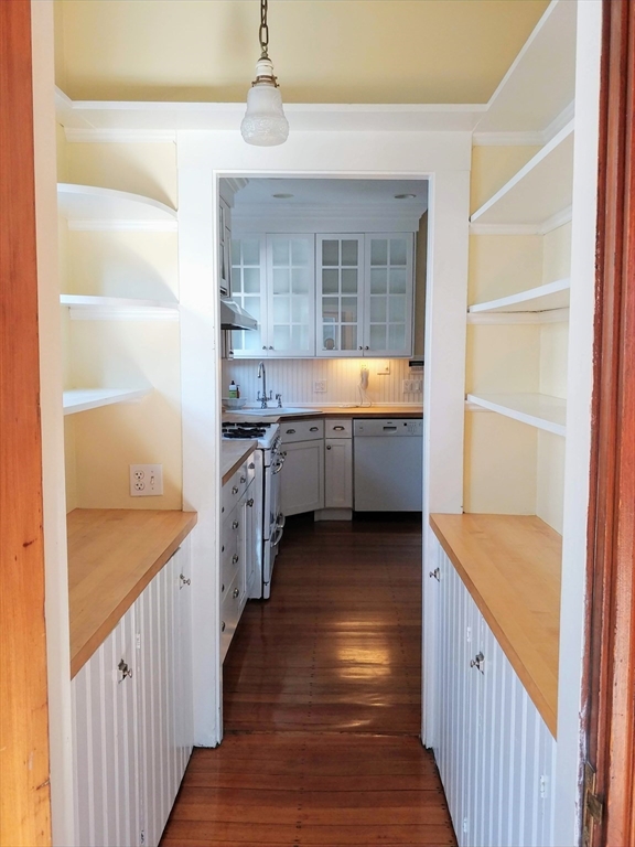 78 N Beacon St