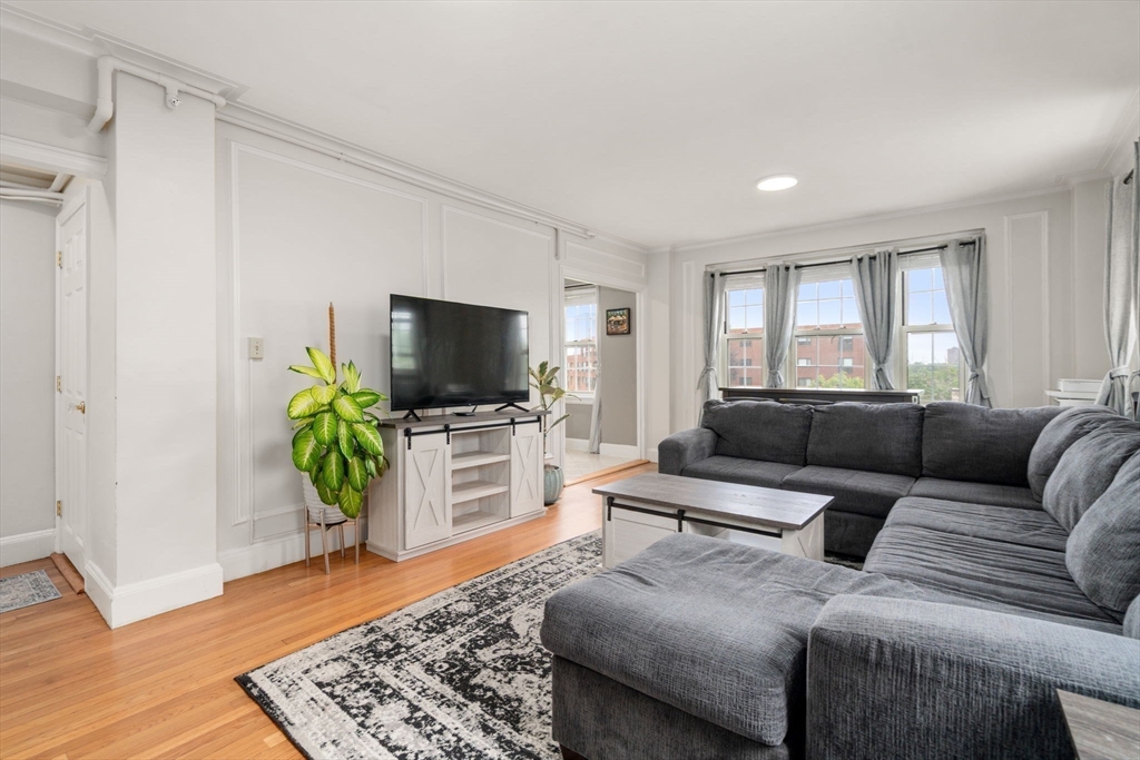 1450-1454 Beacon Street # 542