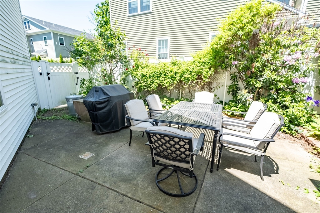 19 Faxon St # F