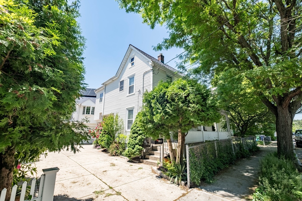 19 Faxon St # F