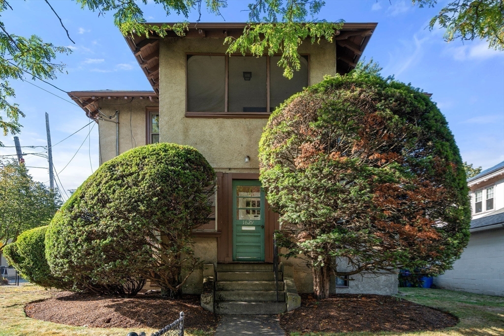 1629 Centre St