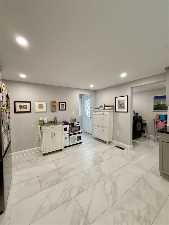 74 Seminole Ave