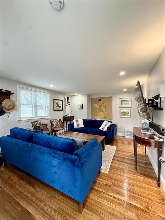 74 Seminole Ave