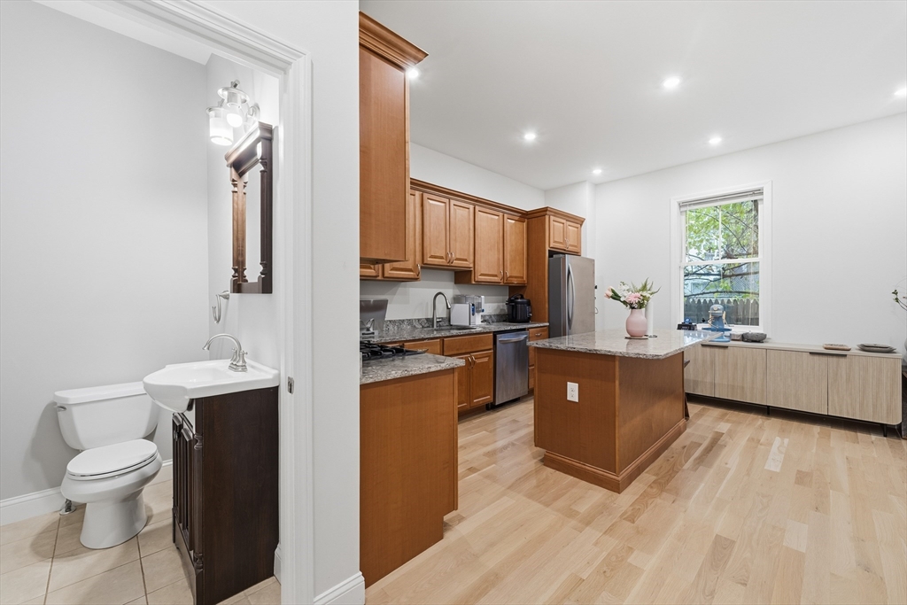 77 North St # 77