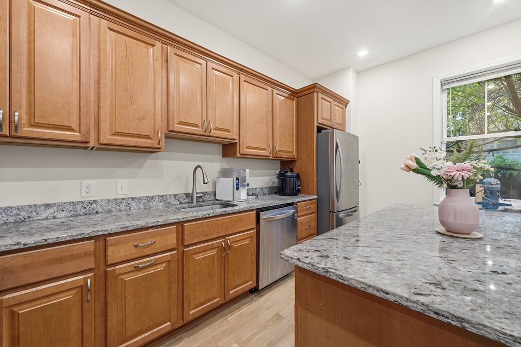 77 North St # 77