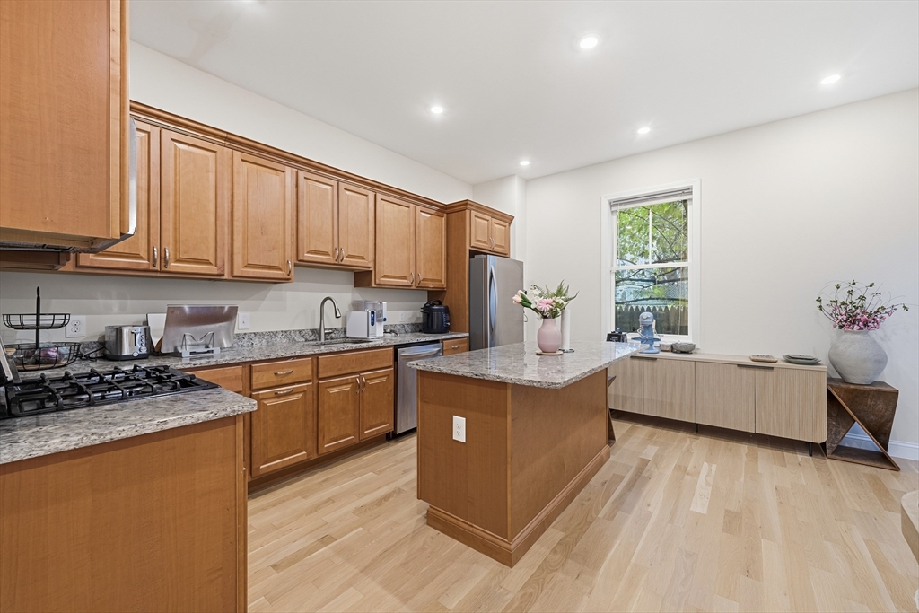 77 North St # 77