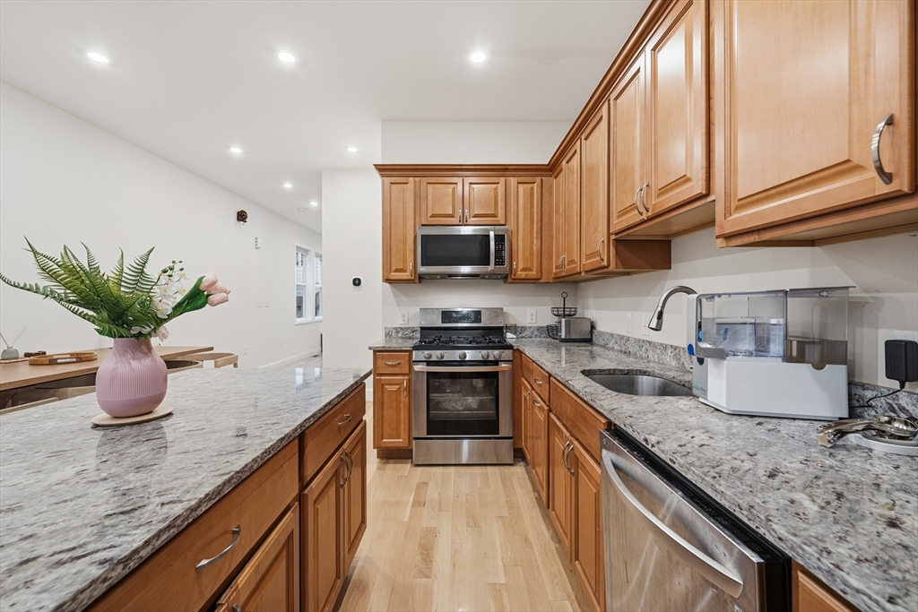 77 North St # 77