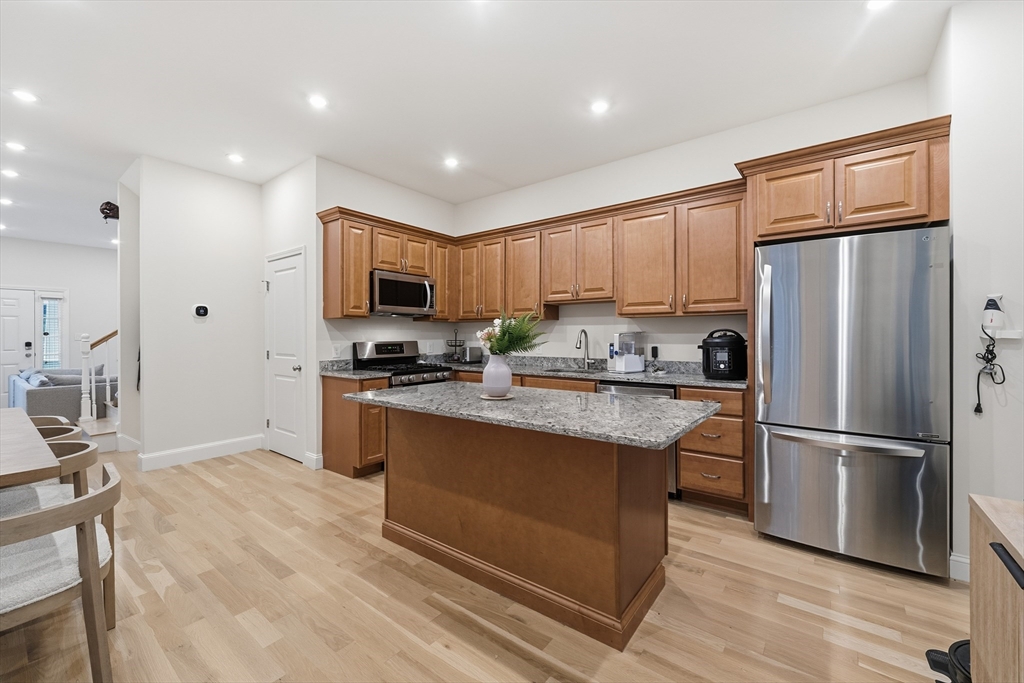 77 North St # 77