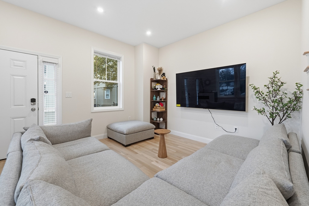 77 North St # 77