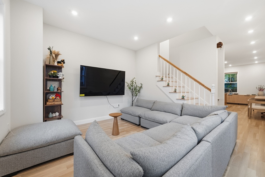 77 North St # 77