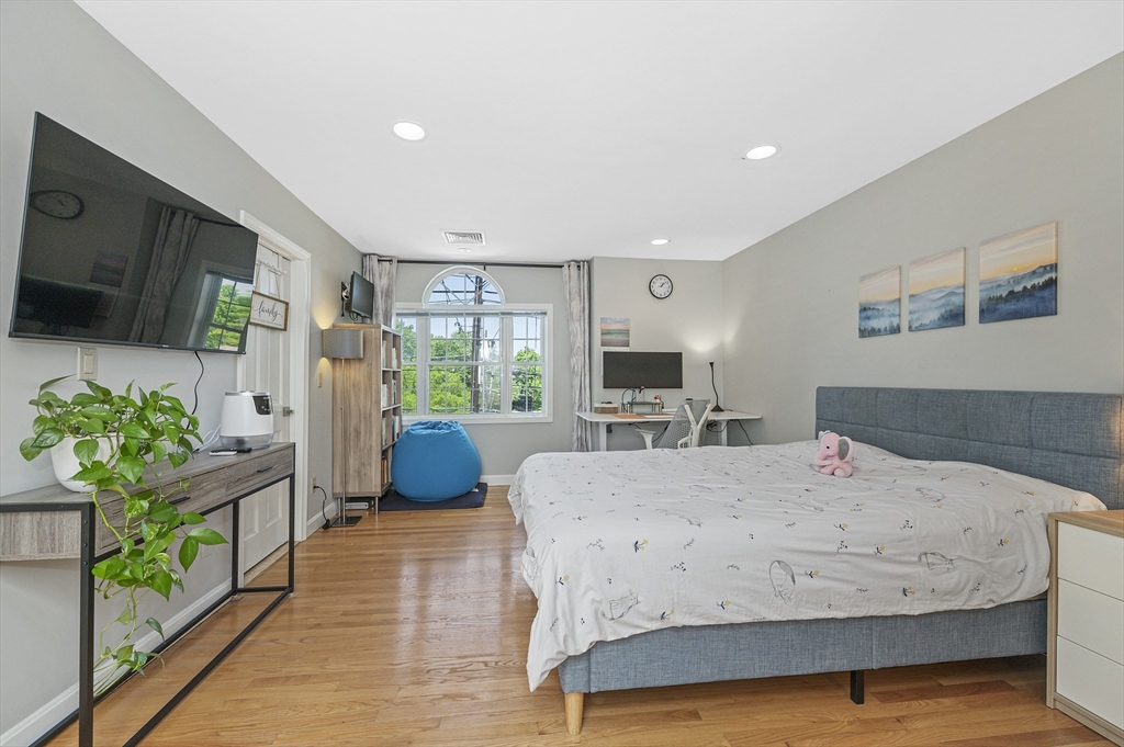 122 Massachusetts Ave # 122