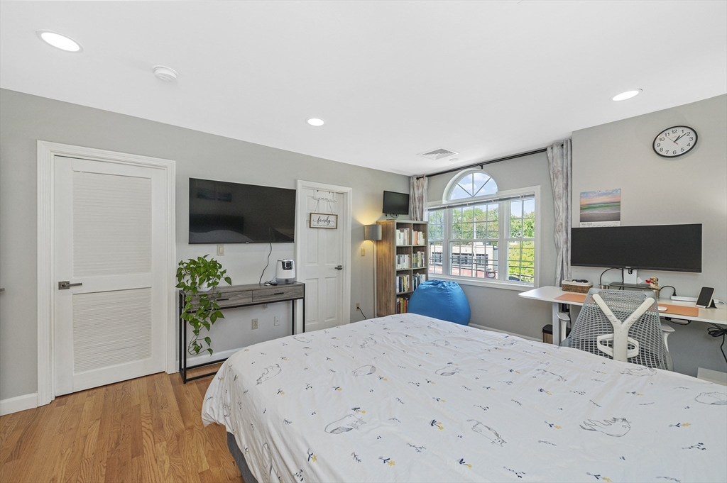 122 Massachusetts Ave # 122