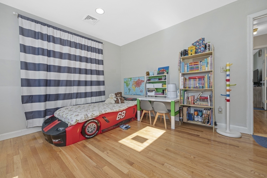 122 Massachusetts Ave # 122