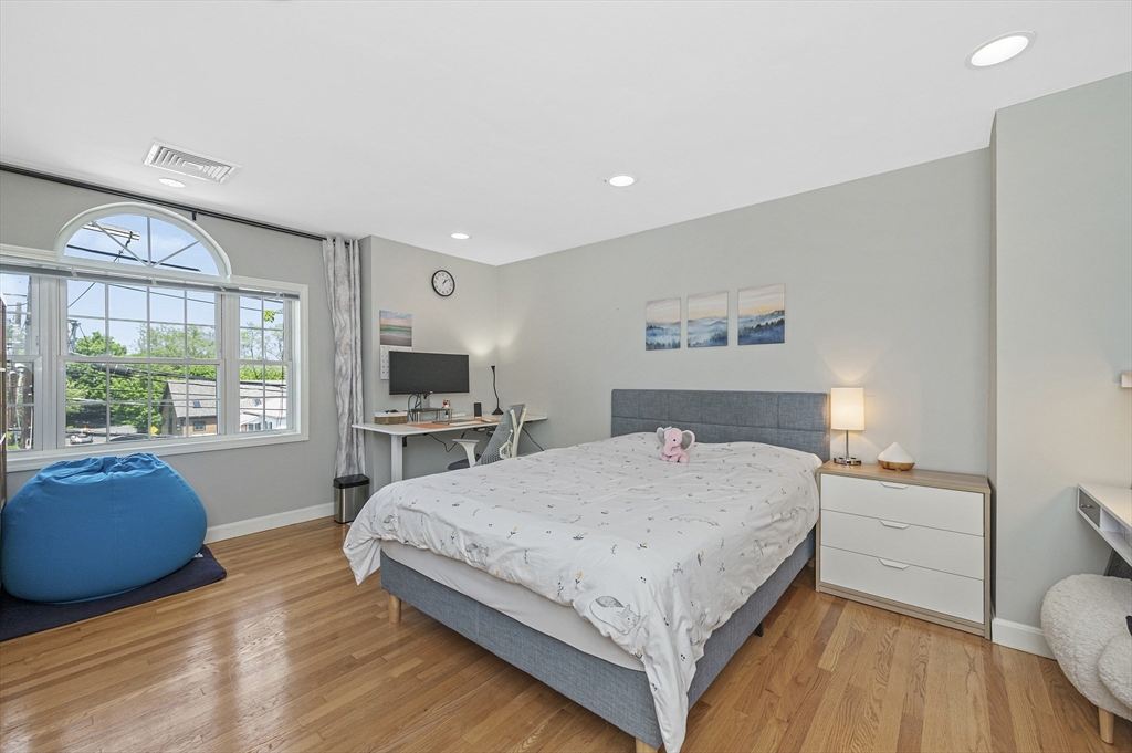 122 Massachusetts Ave # 122