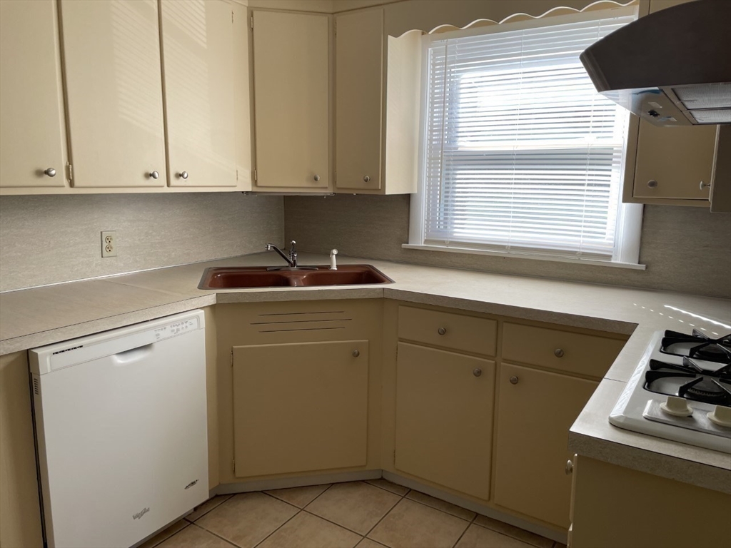 27 Elliot Street # 2