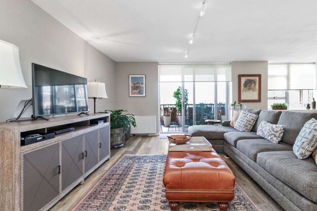 280 Boylston St # 713
