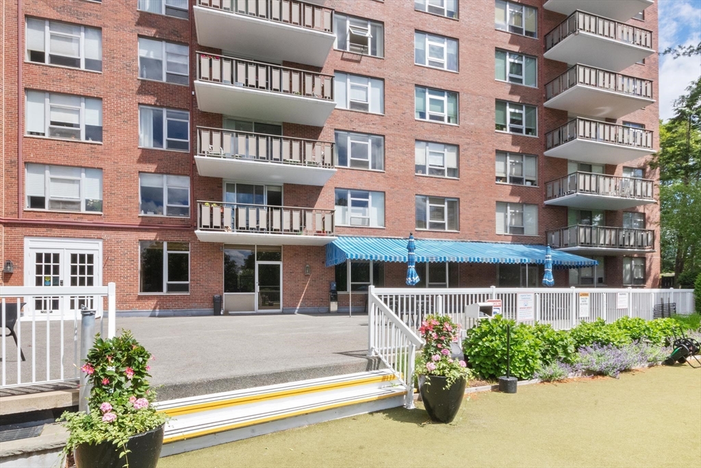 280 Boylston St # 713