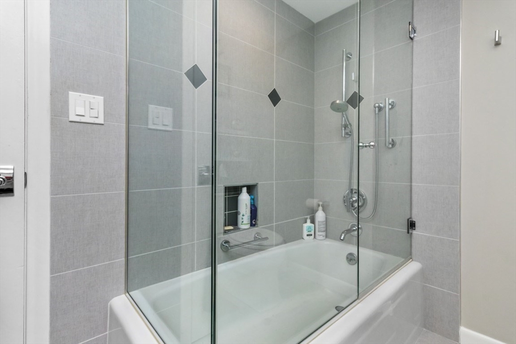 280 Boylston St # 713