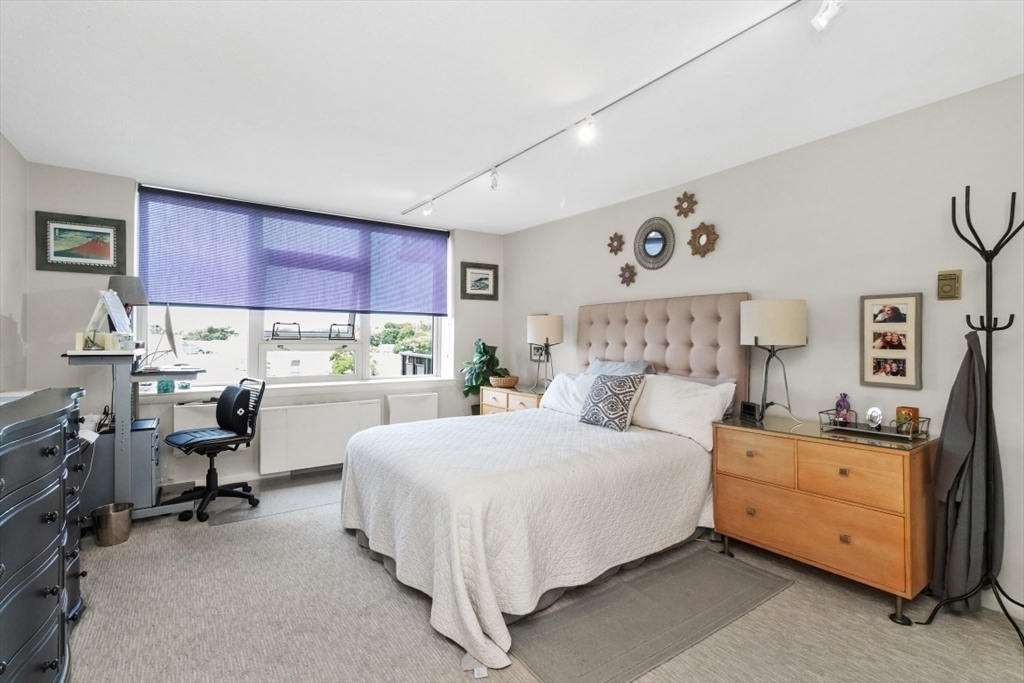 280 Boylston St # 713