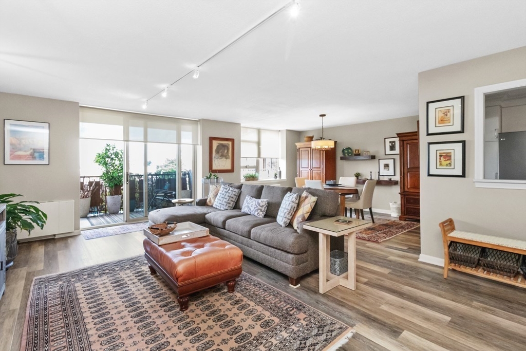 280 Boylston St # 713