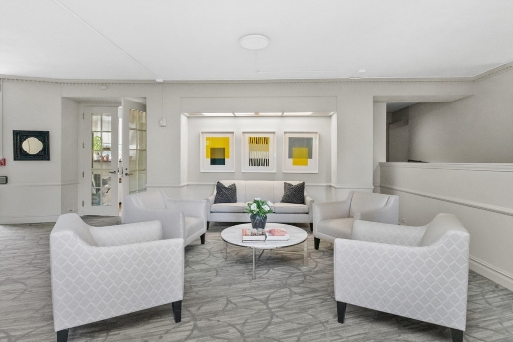 280 Boylston St # 713