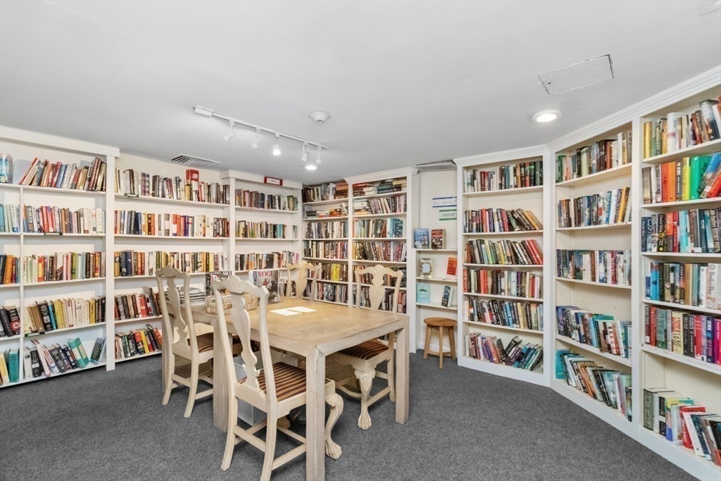 280 Boylston St # 713