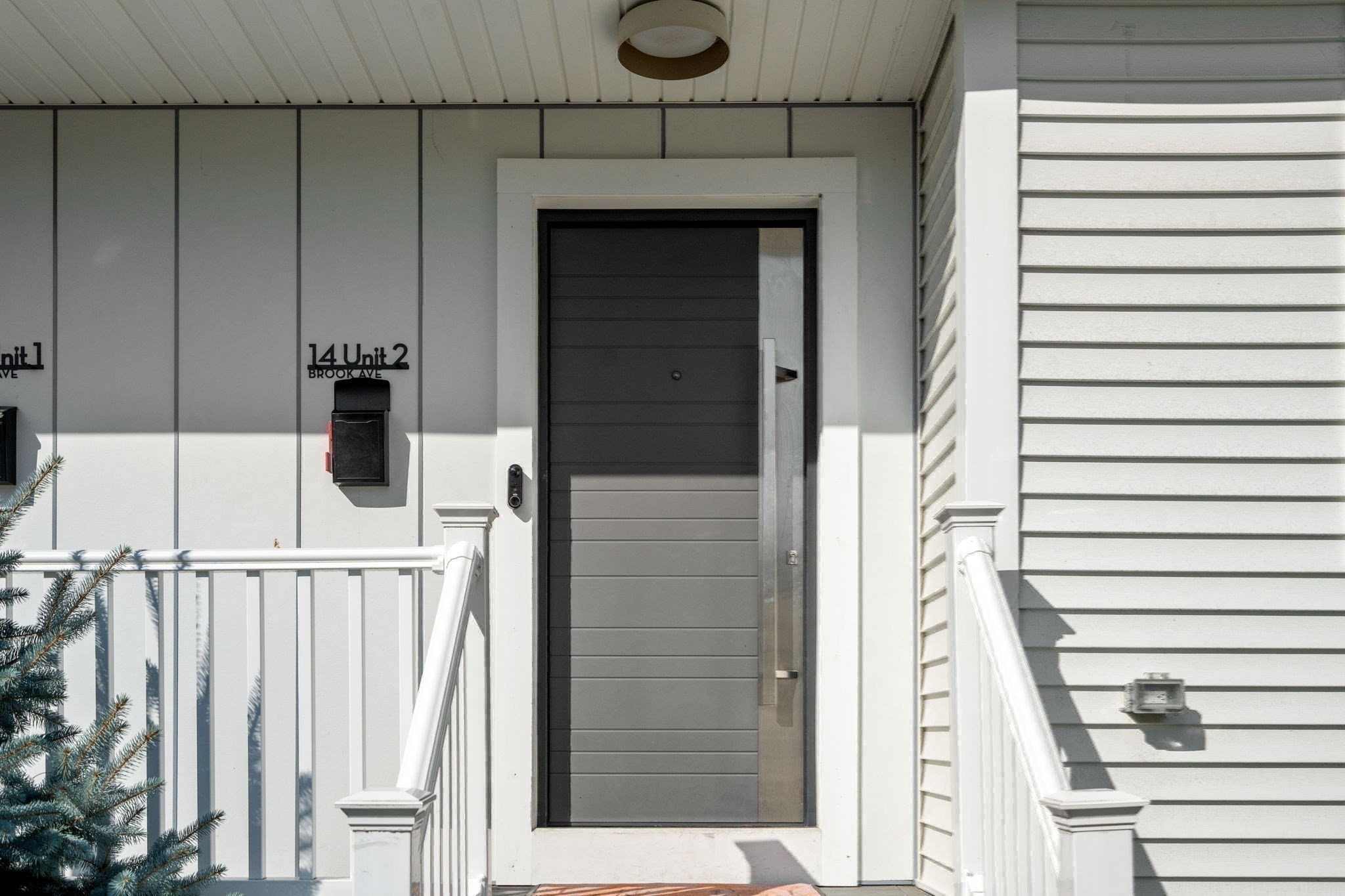 14 Brook Ave # 2