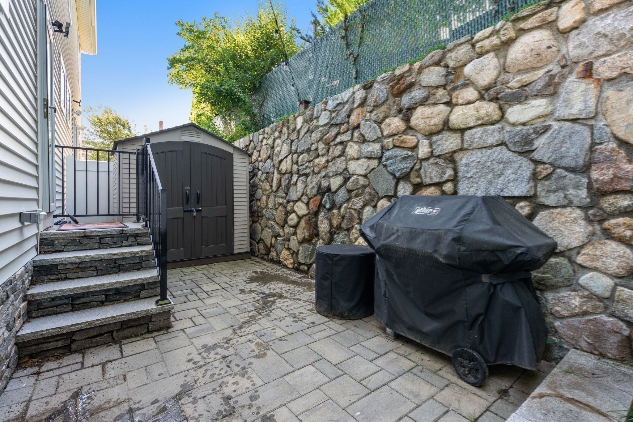 14 Brook Ave # 2