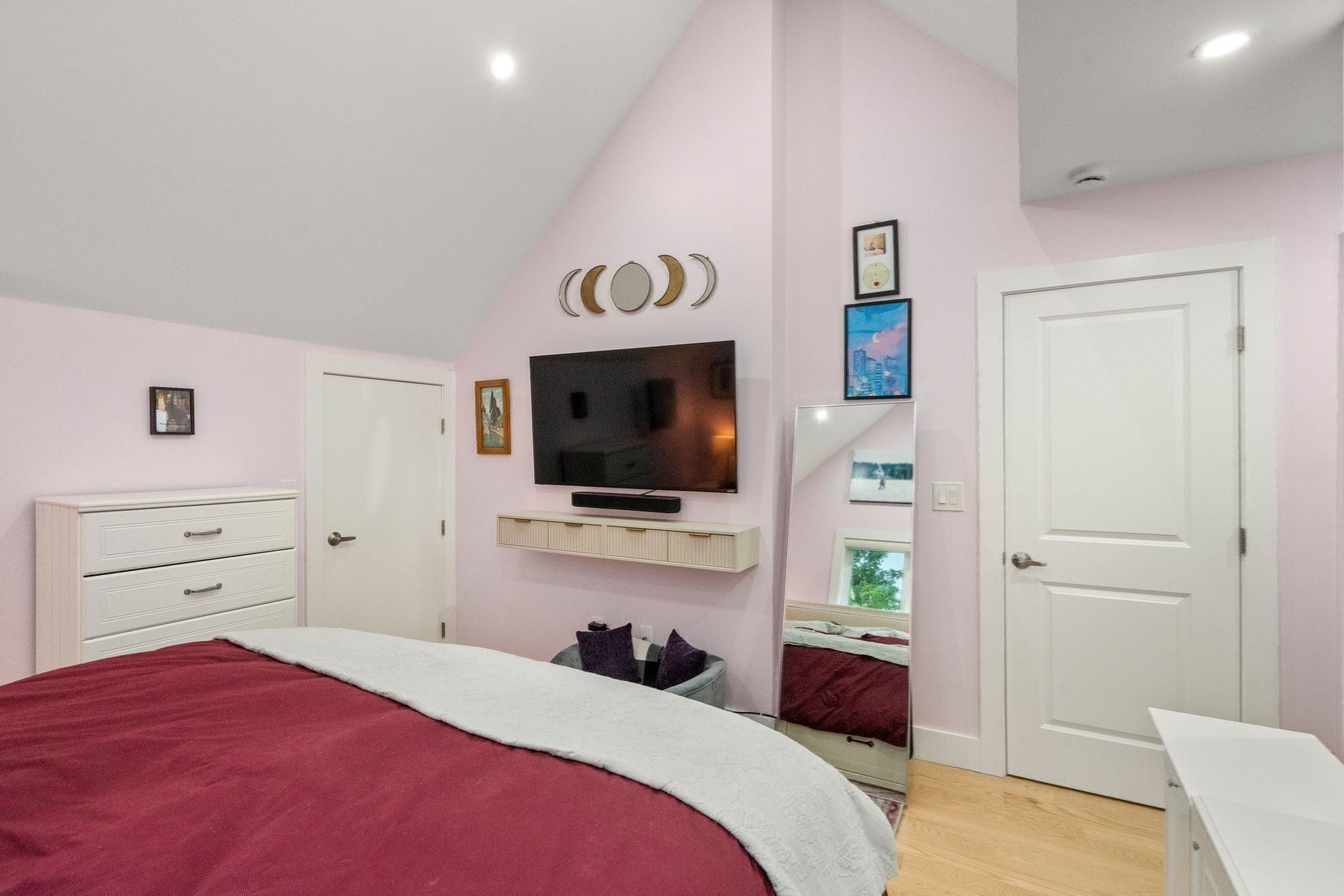 14 Brook Ave # 2
