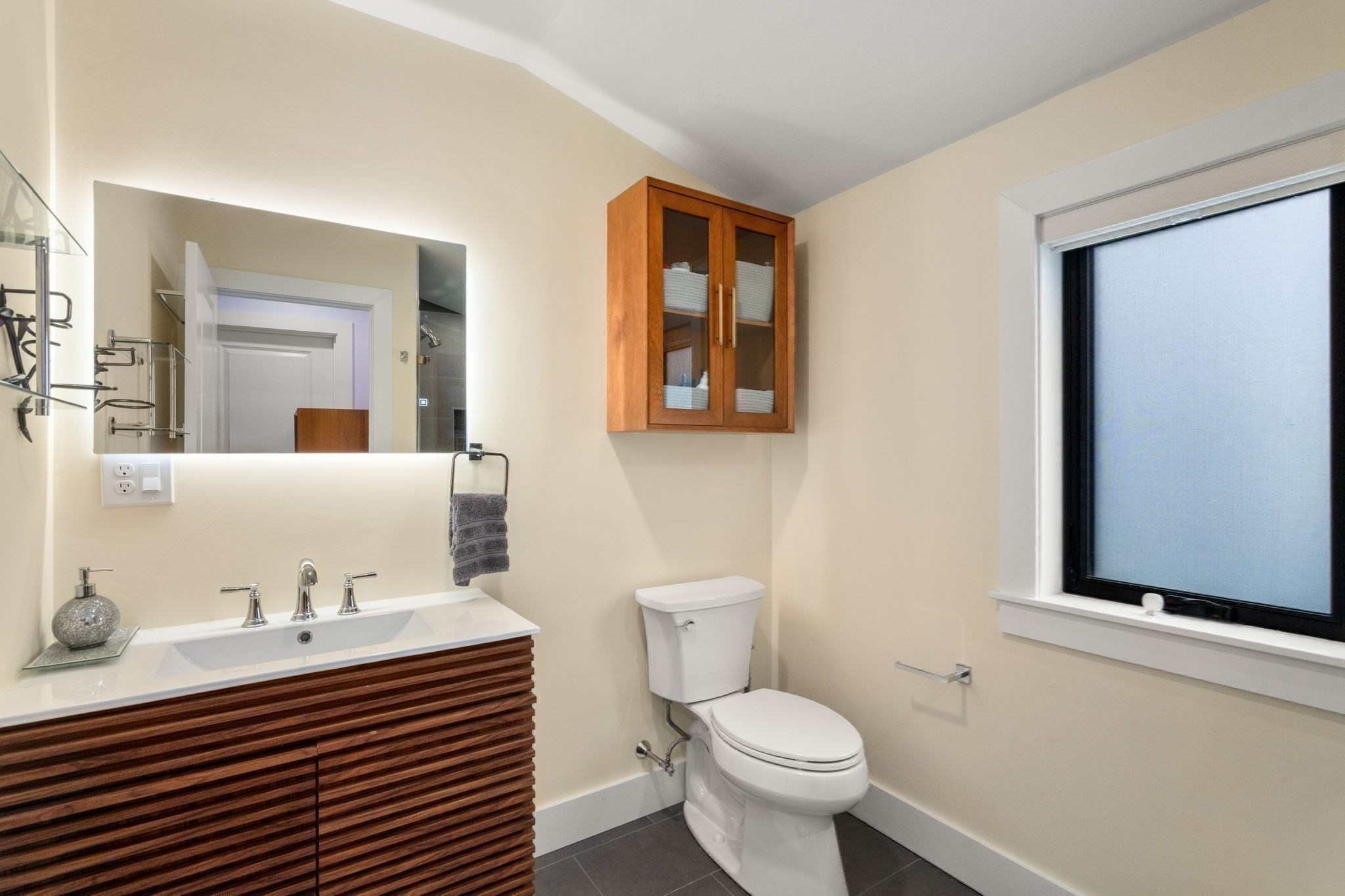 14 Brook Ave # 2