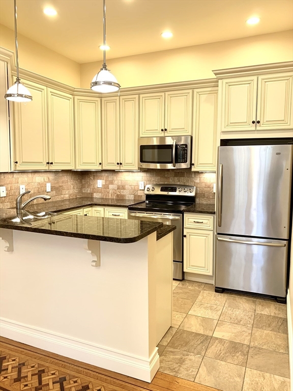 325 Commonwealth Avenue # 3