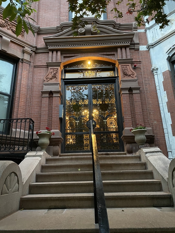 325 Commonwealth Avenue # 3